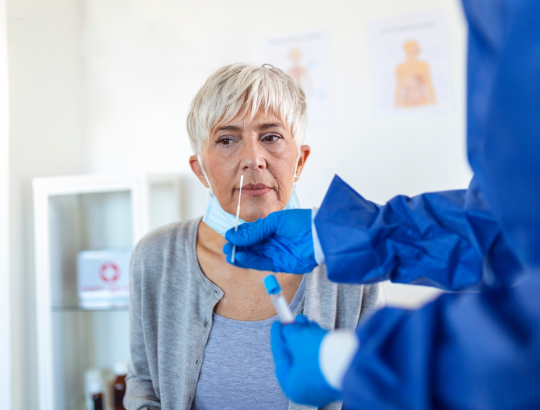 Что делать, если перед госпитализацией требуют сдать тест на COVID-19 за свой счет