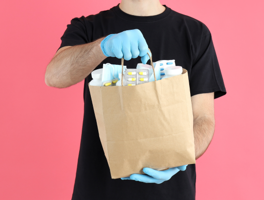 «Здравсити» начинает пилотную доставку рецептурных препаратов в Москве